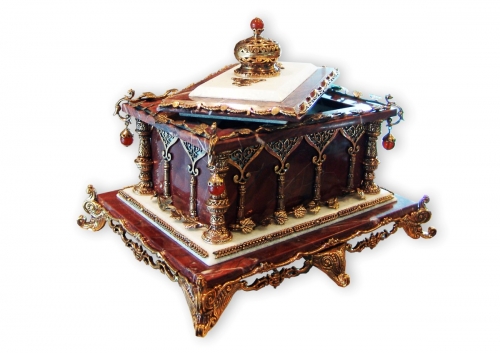 s-313. <br>      Stash  «East». <br> Bronze, marble, natural Carnelian. Height 21 cm.