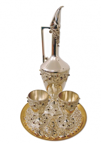 s-67. <br>  Wine set. <br>  960 silver. 1357 grams. Gilding. Natural Jasper. Carnelian and Tigroid.
