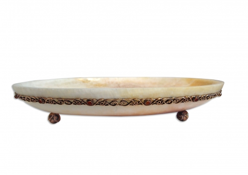 s-220. <br>  	Vase. <br> Bronze, natural onyx and carnelian.  Height 7 cm, length 40 cm.