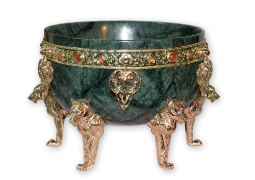 s-229. <br>  	Bowl. <br> Bronze. Natural Jasper and Carnelian. Height 20cm. Diameter 25 cm.